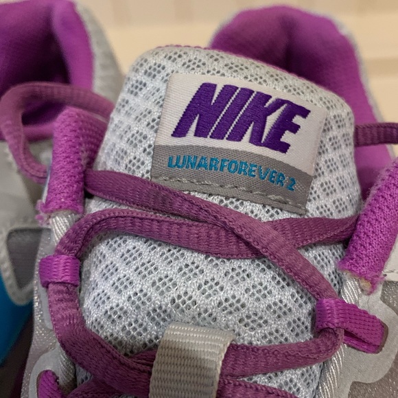 Women’s Nike Shoes - Picture 2 of 5